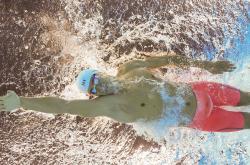 开云体育登录-绝境中的光芒，莱巴金娜险胜阿尔卡拉斯，郑钦文挽救赛点完成逆转